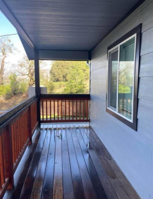 Villa New, Fun-Size Benbow House! Garberville Exterior foto