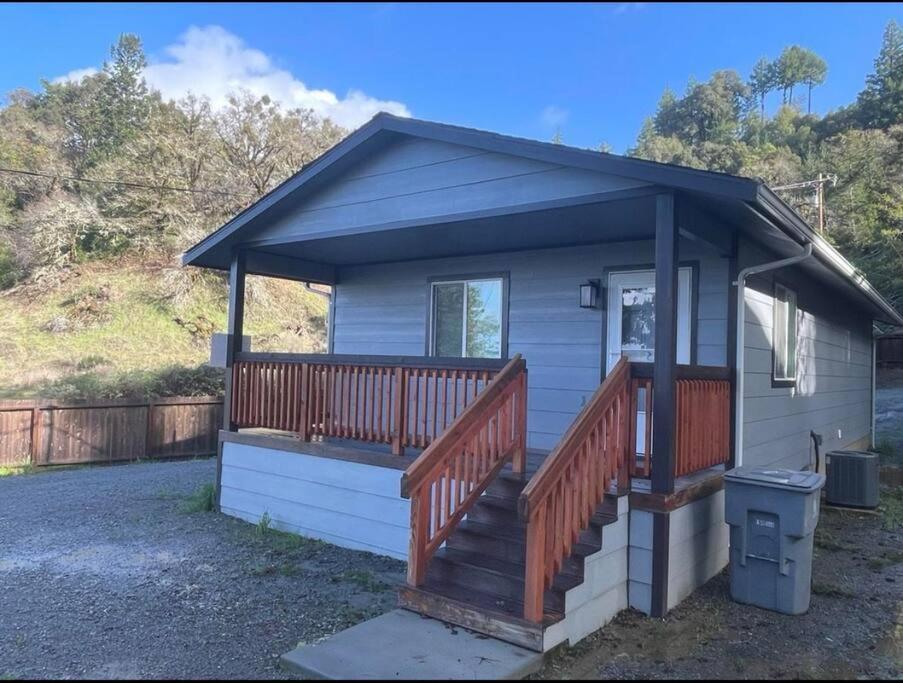 Villa New, Fun-Size Benbow House! Garberville Exterior foto